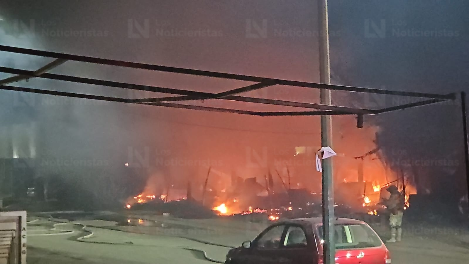 Se registra incendio en zona de invasiones de San Isidro, en Culiacán