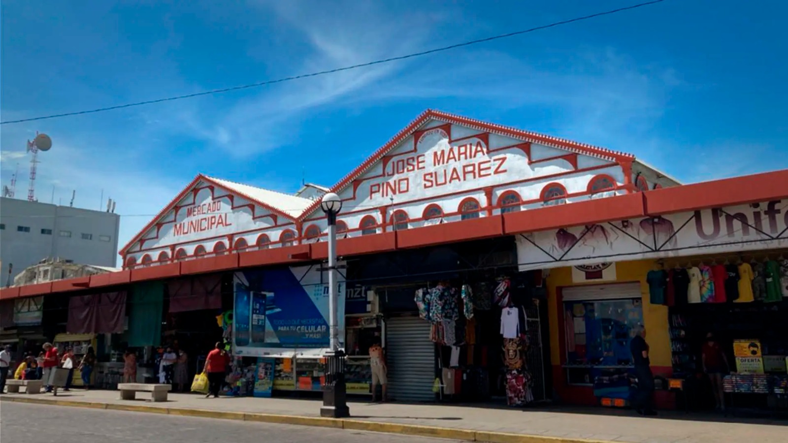 Dan mantenimiento a Mercado Municipal Pino Suárez, en Mazatlán