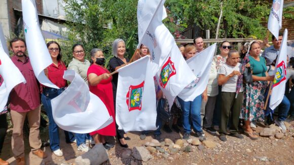 Inician obras de techos y pisos firmes para 52 familias vulnerables de Salvador Alvarado, Sinaloa