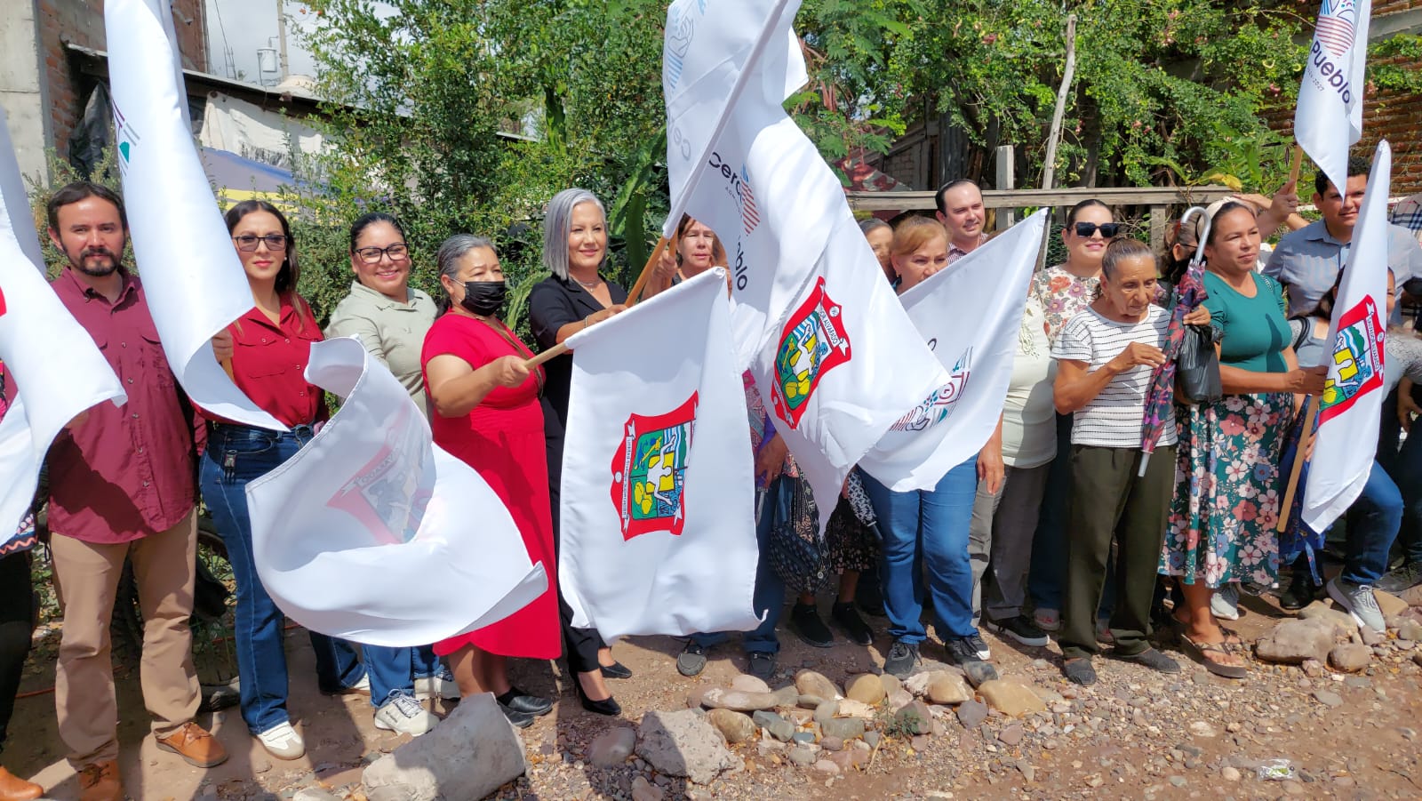 Inician obras de techos y pisos firmes en Salvador Alvarado