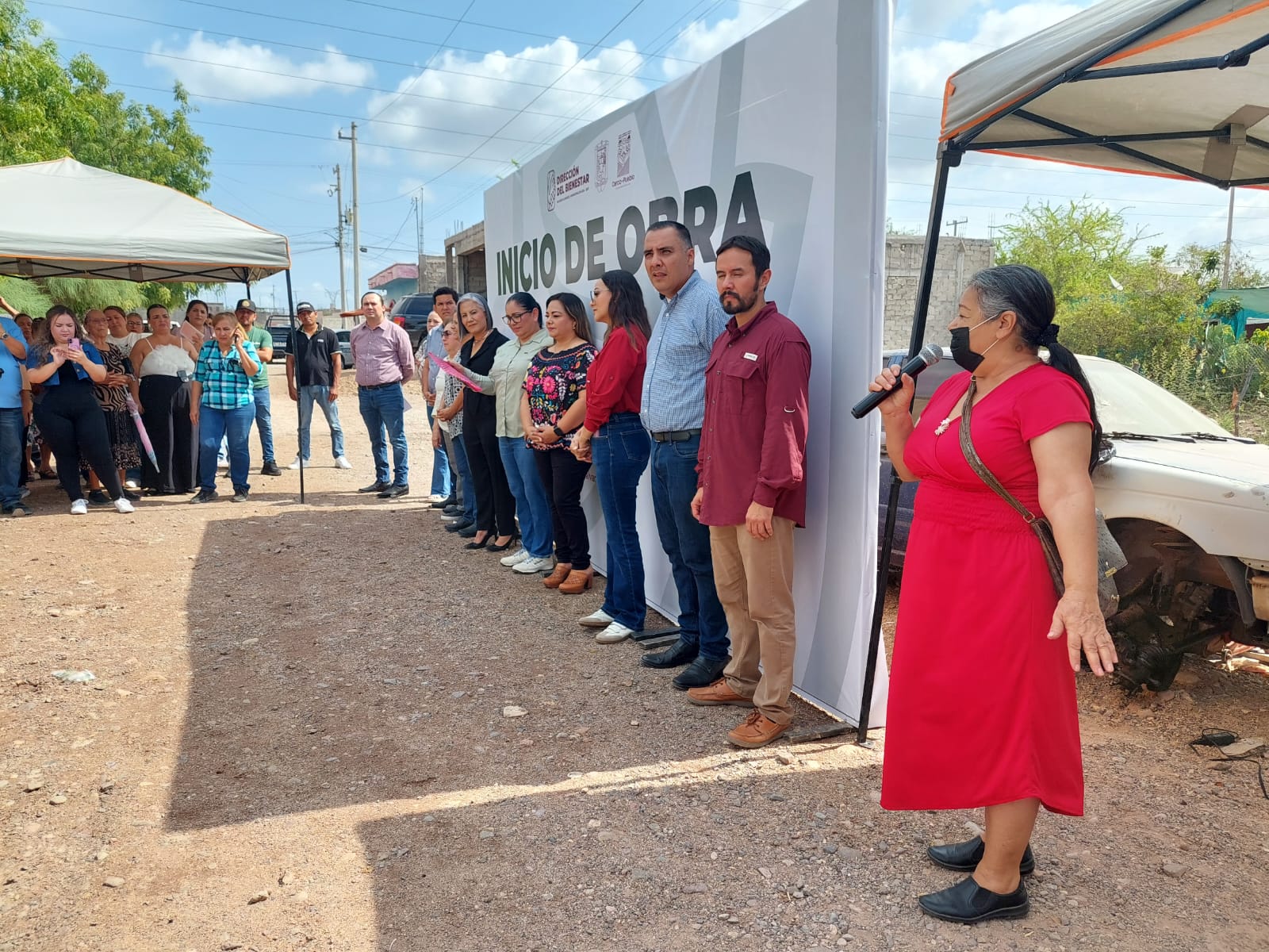 Inician obras de techos y pisos firmes en Salvador Alvarado