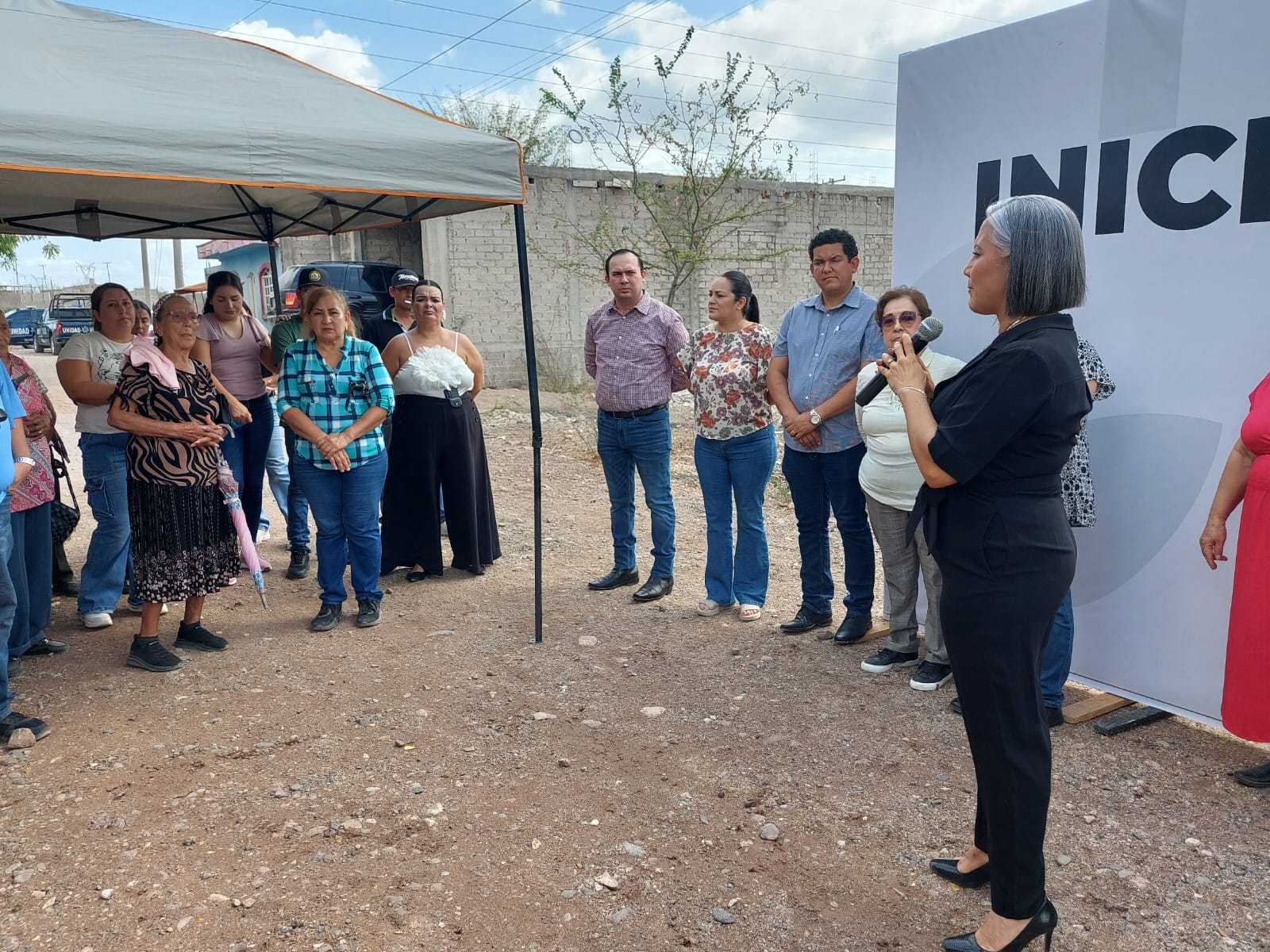 Inician obras de techos y pisos firmes en Salvador Alvarado