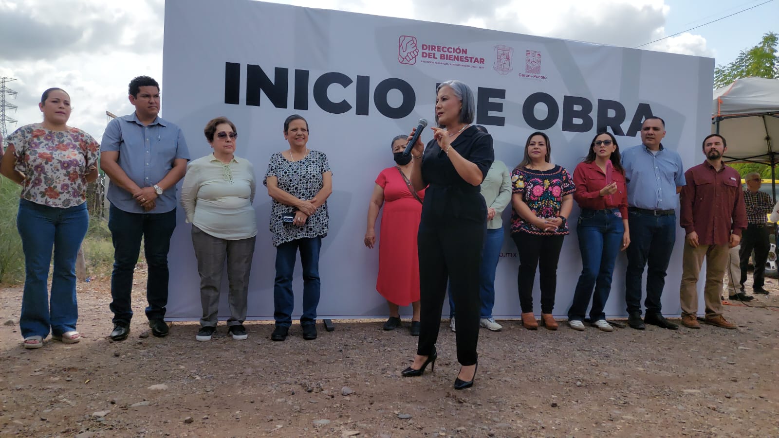 Inician obras de techos y pisos firmes en Salvador Alvarado
