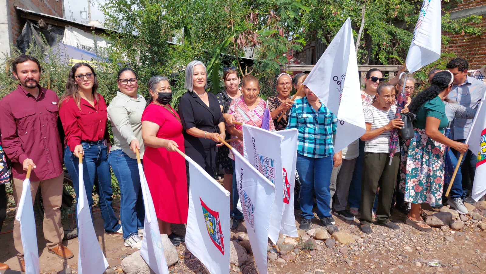 Inician obras de techos y pisos firmes en Salvador Alvarado
