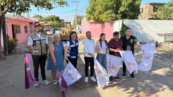 Tras 60 años de espera, la colonia Niños Héroes de Mazatlán, Sinaloa, estrenará pavimento en la calle 5 de Mayo