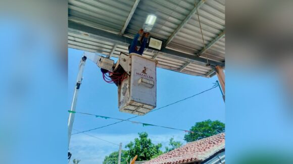 Instalan 339 luminarias en 17 comunidades rurales de Mazatlán, Sinaloa