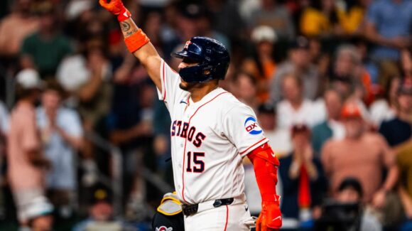Isaac Paredes supera los 100 home runs en las Grandes Ligas