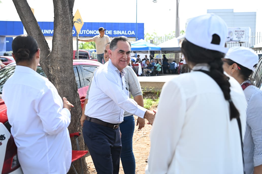 Jesús Madueña Molina hace presencia en paro laboral de la UAS