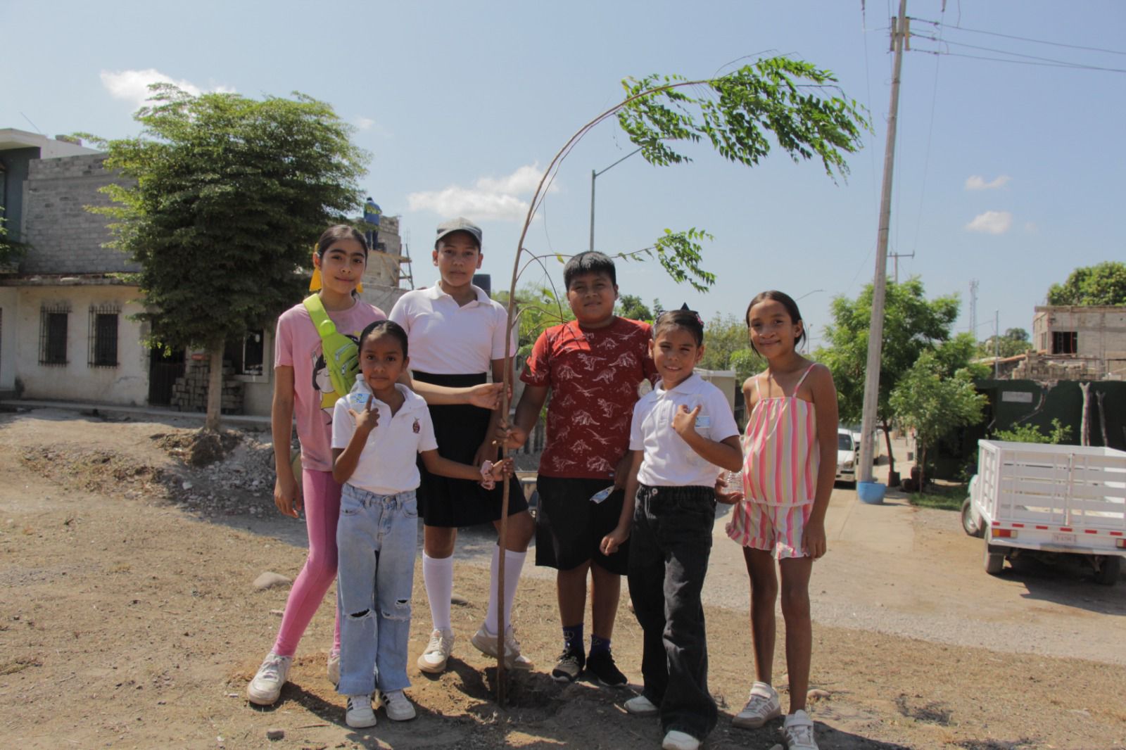 Jornada de arborización en El Rosario, Sin.