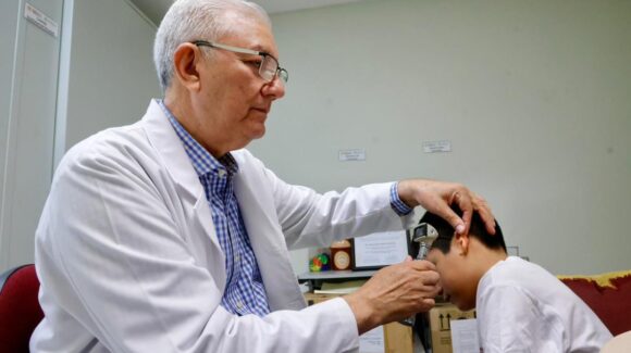 Buscan devolver la audición a menores con microtia mediante programa gratuito en Sinaloa