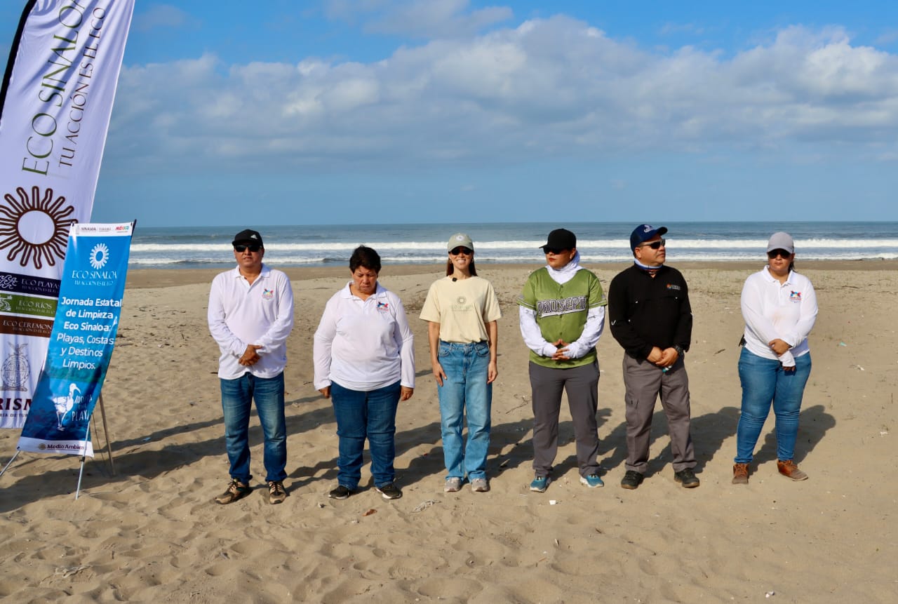 Jornada de limpieza en El Rosario, Sin.