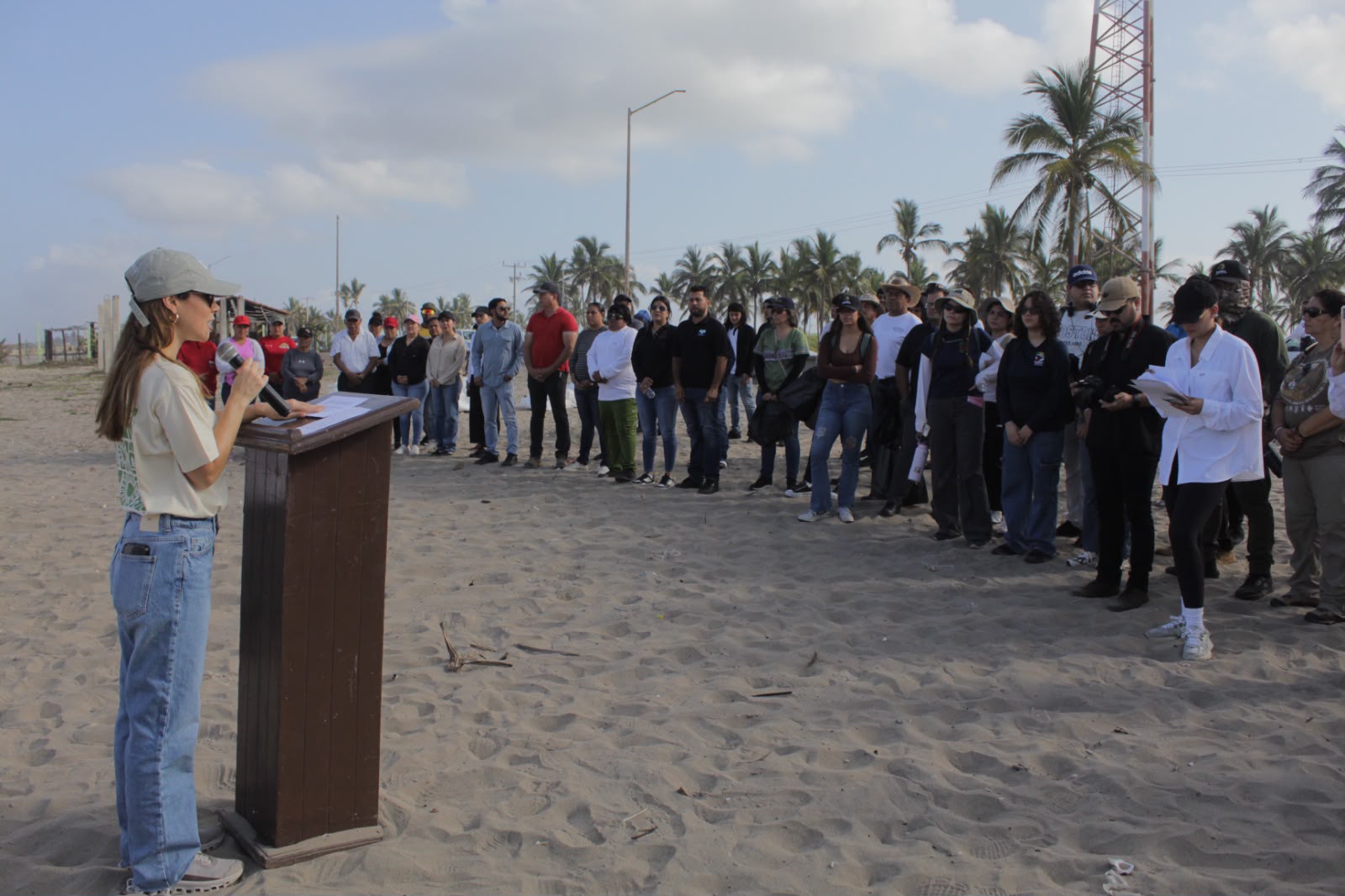 Jornada de limpieza en El Rosario, Sin.