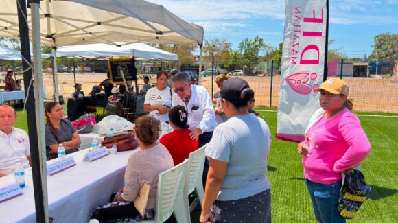 Más de 5 mil familias reciben apoyo directo en el fraccionamiento Santa Fe de Mazatlán, Sinaloa, durante las Jornadas de Paz
