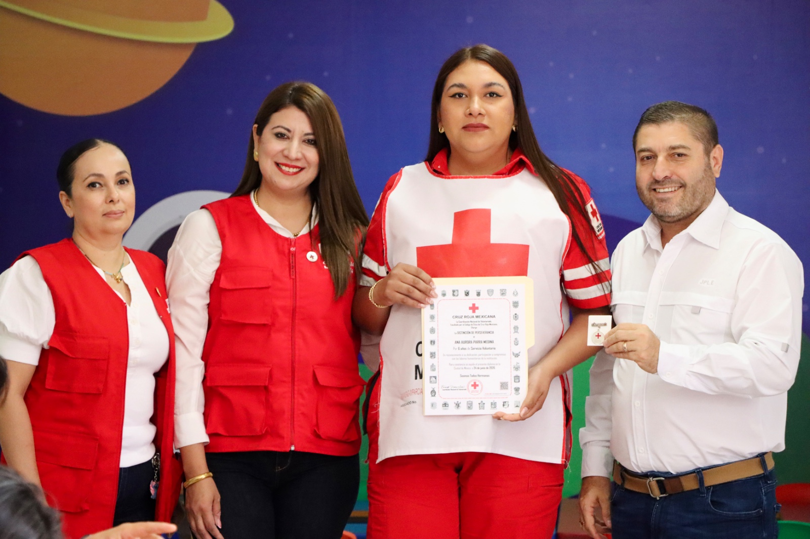 José Paz, alcalde de Badiraguato, reconoce a socorristas por su día