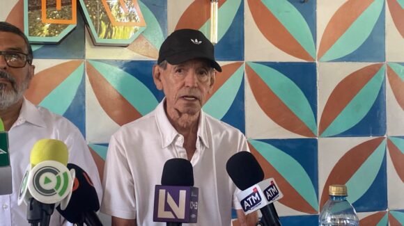 Jubilados de la CFE están muriendo al infartarse por descuentos en sus pensiones