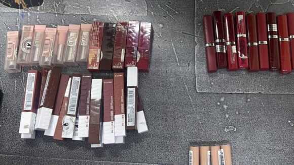 ¡Los querían gratis y salieron más caros que los Dior! Por llevar labiales sin pagar terminan detenidos en Mazatlán, Sinaloa
