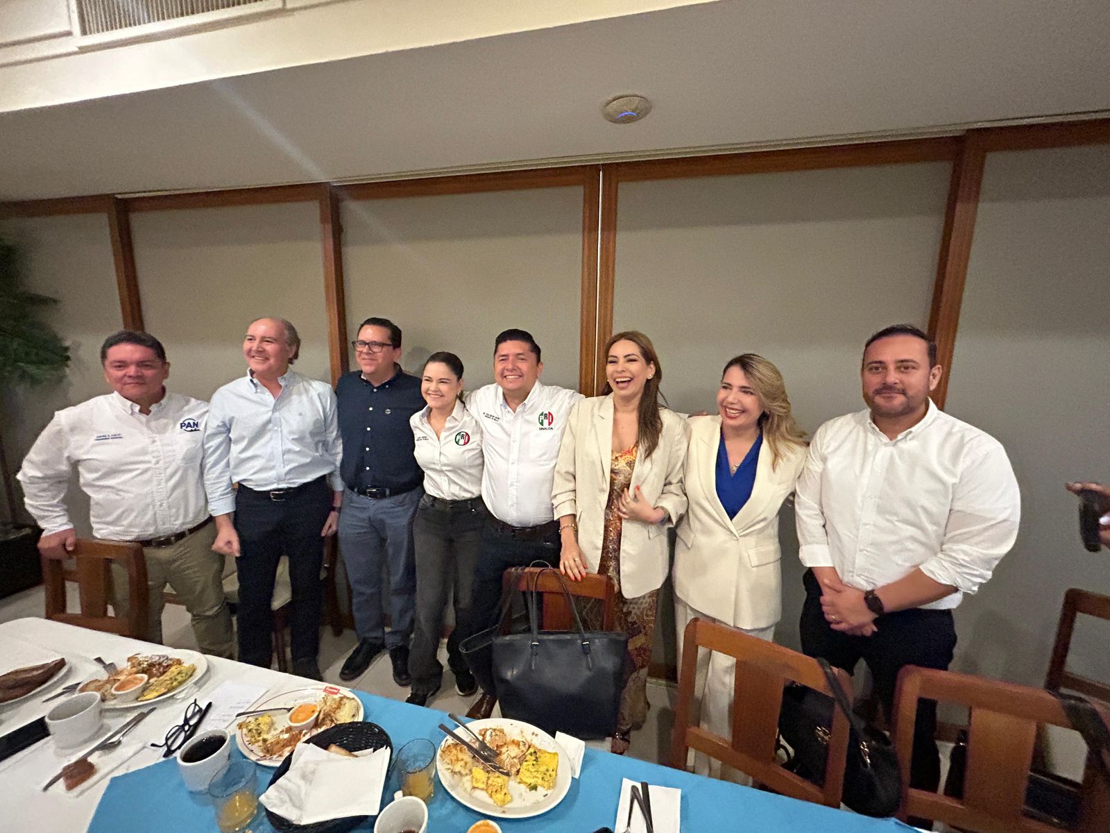 César Emiliano Gerardo Lugo, Wendy Barajas, Roxana Rubio Valdez, Eduardo Ortiz y Jorge González