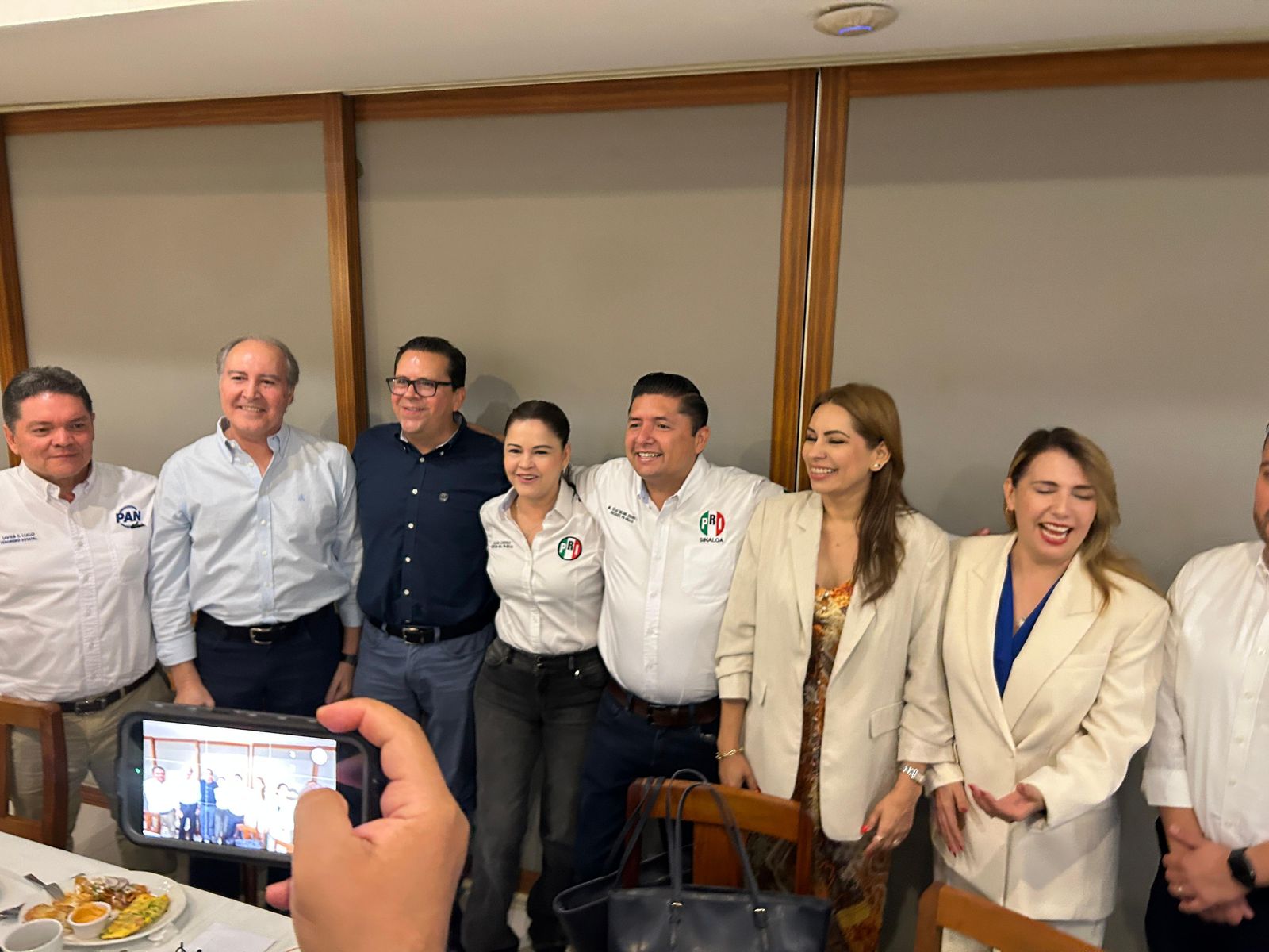 César Emiliano Gerardo Lugo, Wendy Barajas, Roxana Rubio Valdez, Eduardo Ortiz y Jorge González