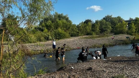 Llaman a extremar cuidados en el río Presidio en Villa Unión, Sinaloa, ante vacaciones y temporada de lluvias