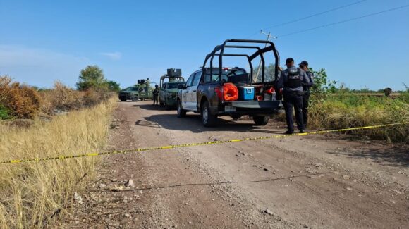 Localizan cadáver encobijado cerca de una granja al norte de Culiacán, Sinaloa