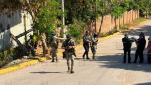 localizan cuerpo esposado y con huellas de violencia en baldio en mazatlan ejercito
