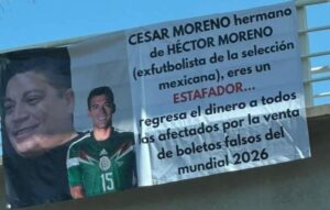 Colocan lonas en Culiacán acusando de estafador a hermano de exfutbolista