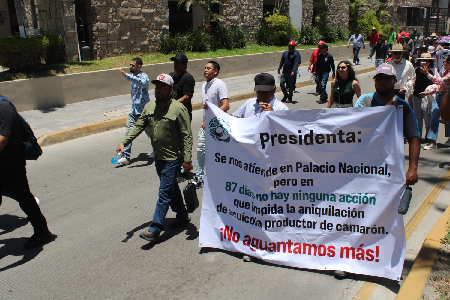Acuacultores se manifiestan en Mazatlán