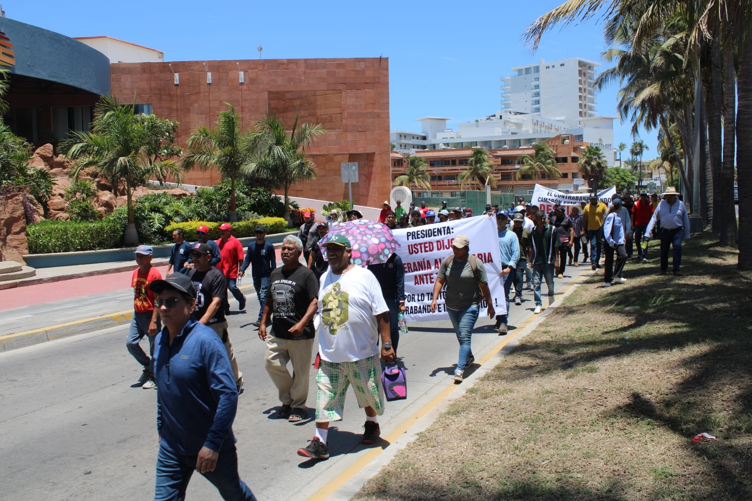 Acuacultores se manifiestan en Mazatlán