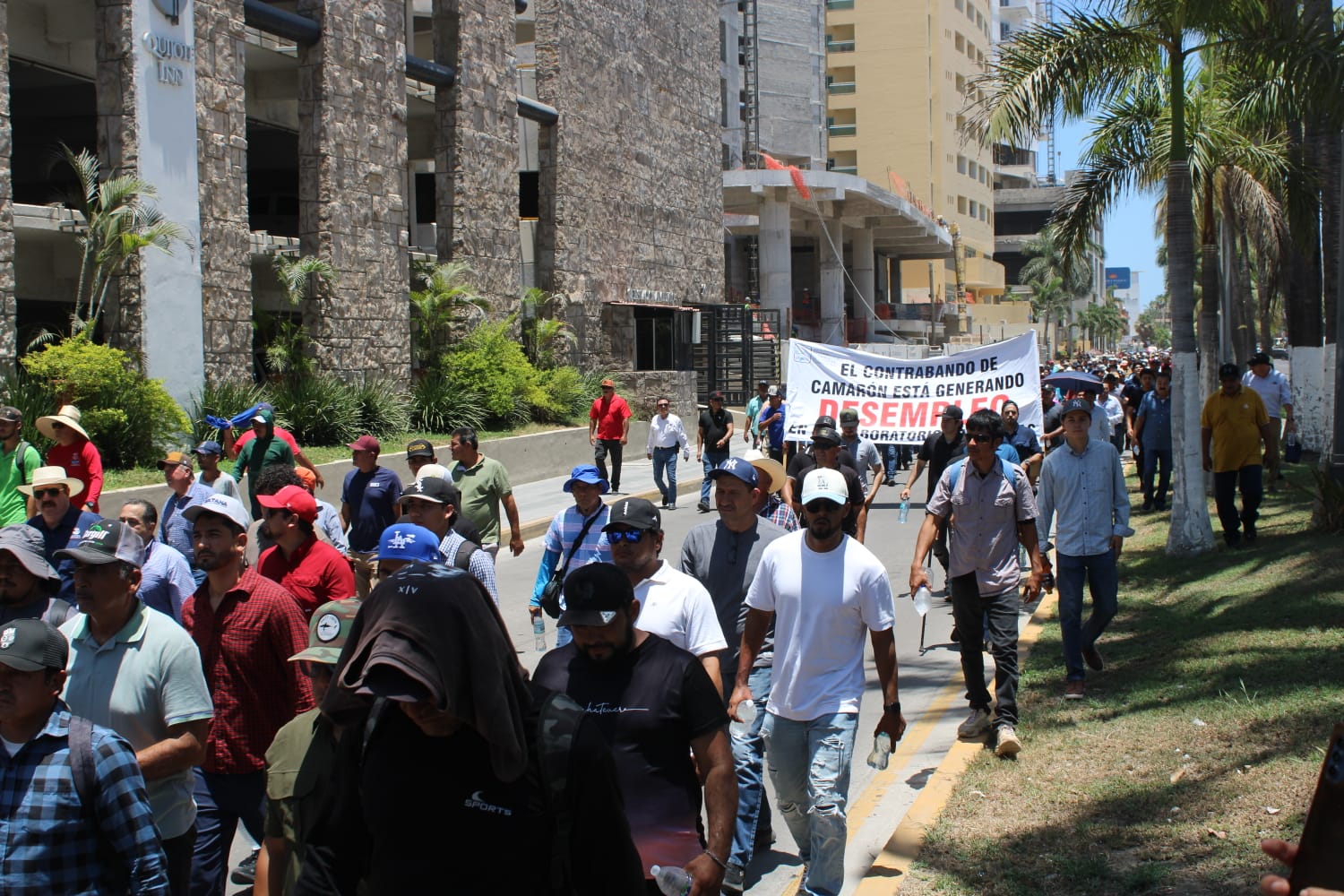 Acuacultores se manifiestan en Mazatlán
