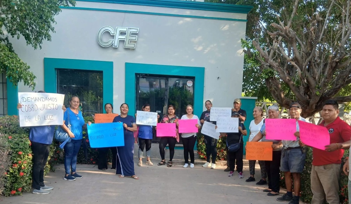 Manifestación en El Rosario por altos cobros de la CFE