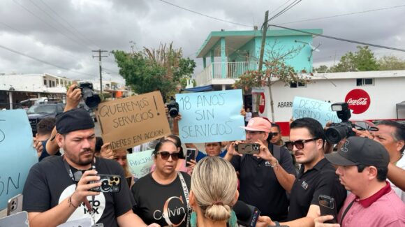 Habitantes de El Habal, en Mazatlán, exigen luz y escrituras; denuncian 18 años de abandono y riesgo de conflicto vecinal