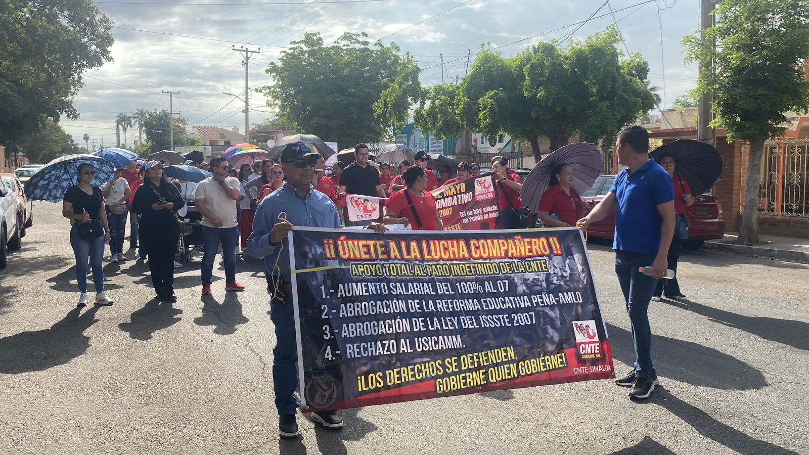 Maestros de la CNTE en Guasave marchan en protesta