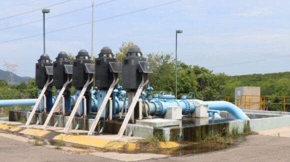 Dan mantenimiento estratégico a sistema que suministra más del 70 por ciento del agua de Mazatlán, Sinaloa