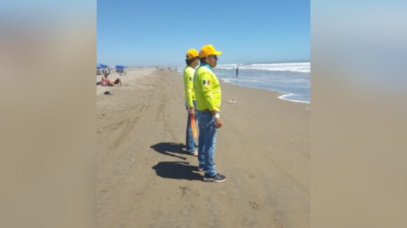 Comienza a salirse el mar en zonas de Guasave, Sinaloa; Protección Civil mantiene monitoreo