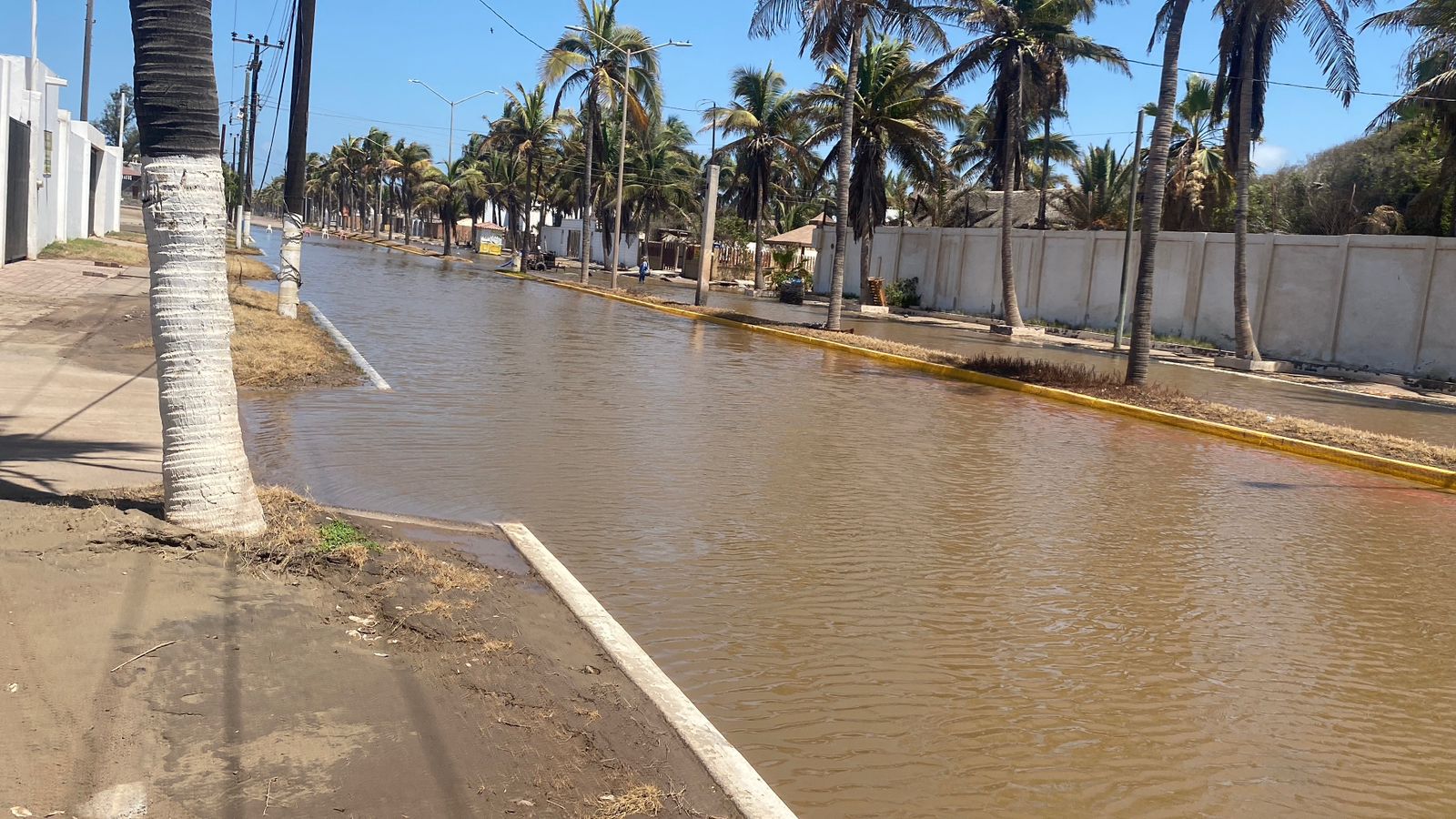 Mar de fondo en Las Glorias