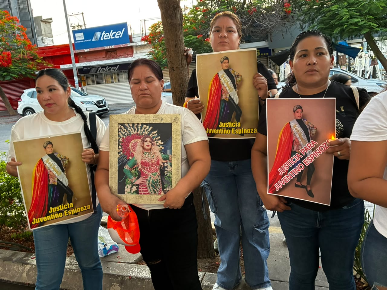 Marcha del Silencio en Los Mochis de la comunidad LGBT+ para exigir justicia por homicidios y feminicidios en el norte de Sinaloa