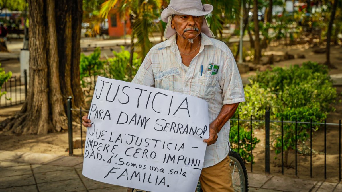 marchan en culiacan sinaloa para exigir justicia por daniel serrano adulto