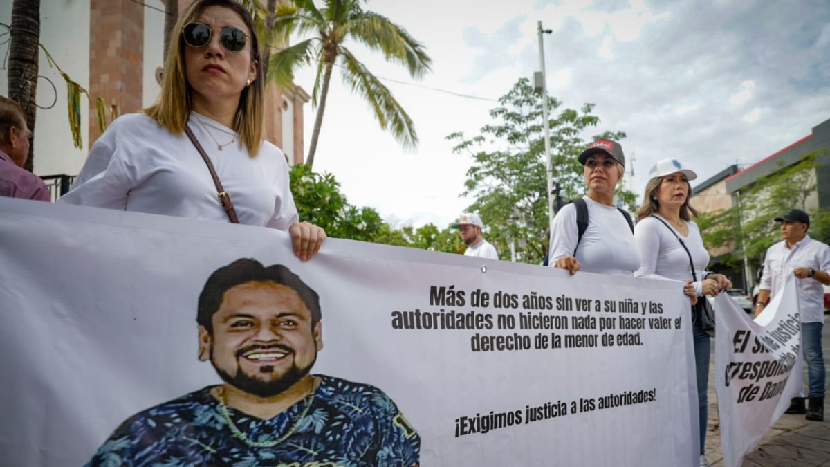 marchan en culiacan sinaloa para exigir justicia por daniel serrano justicia