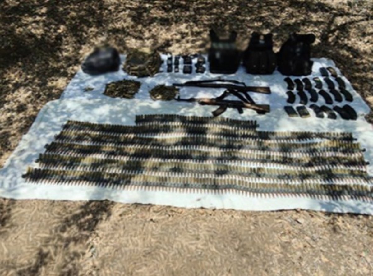 Aseguran armas, cartuchos y equipo táctico en Quilá