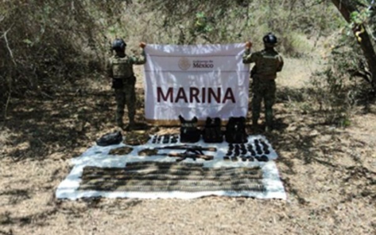 Aseguran armas, cartuchos y equipo táctico en Quilá