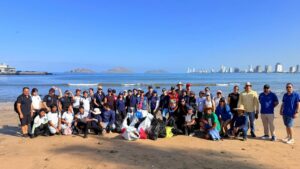 mazatlan sinaloa protagoniza historica limpieza de playa evento