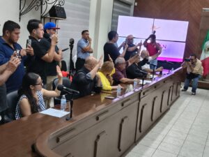 Minerva Osuna Zavala rinde protesta como presidenta municipal provisional de Mazatlán