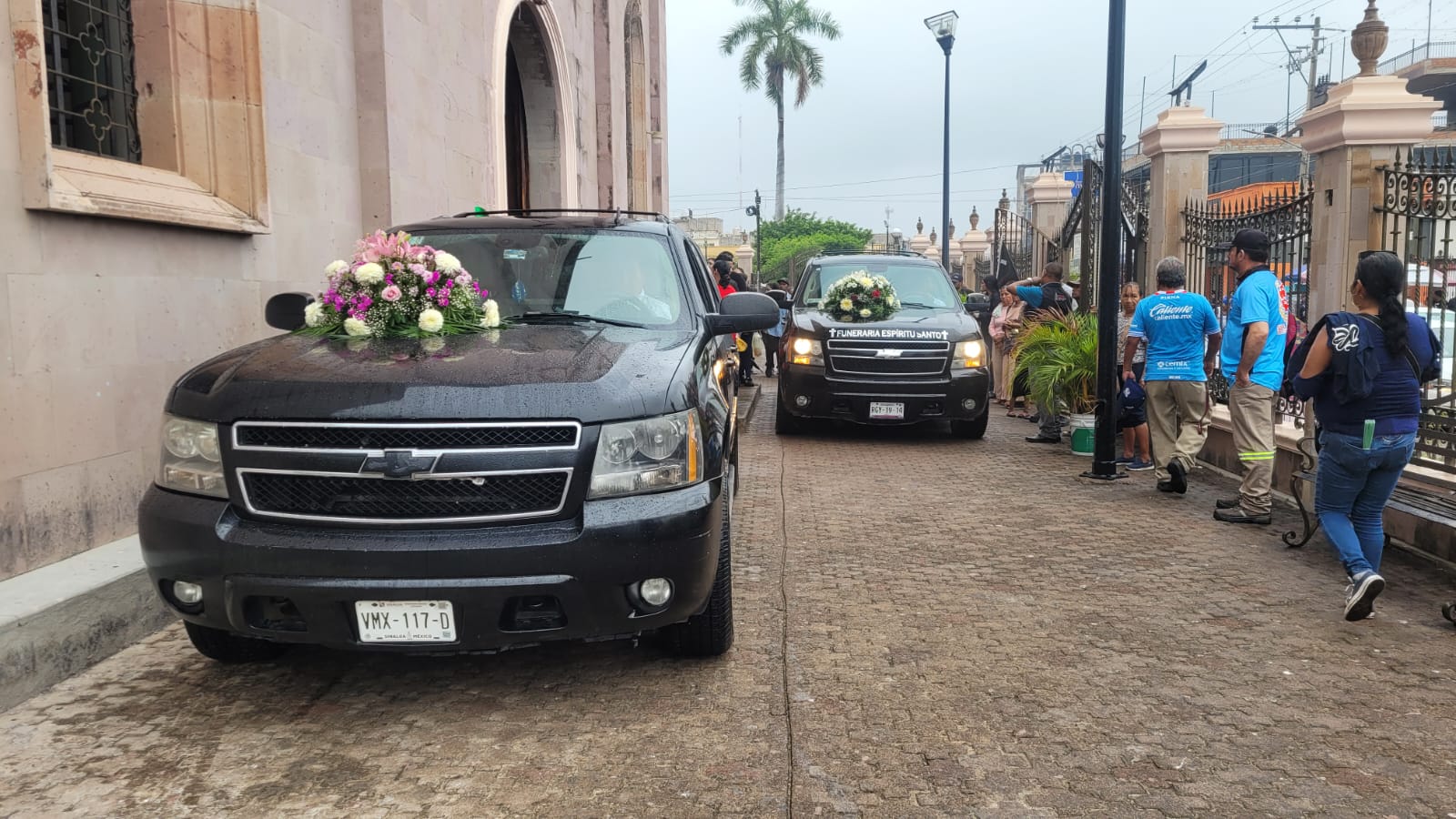 Dan último adiós a Ramiro y Grecia en Escuinapa, Sinaloa; le cumplen a la paratleta su cortejo de XV años
