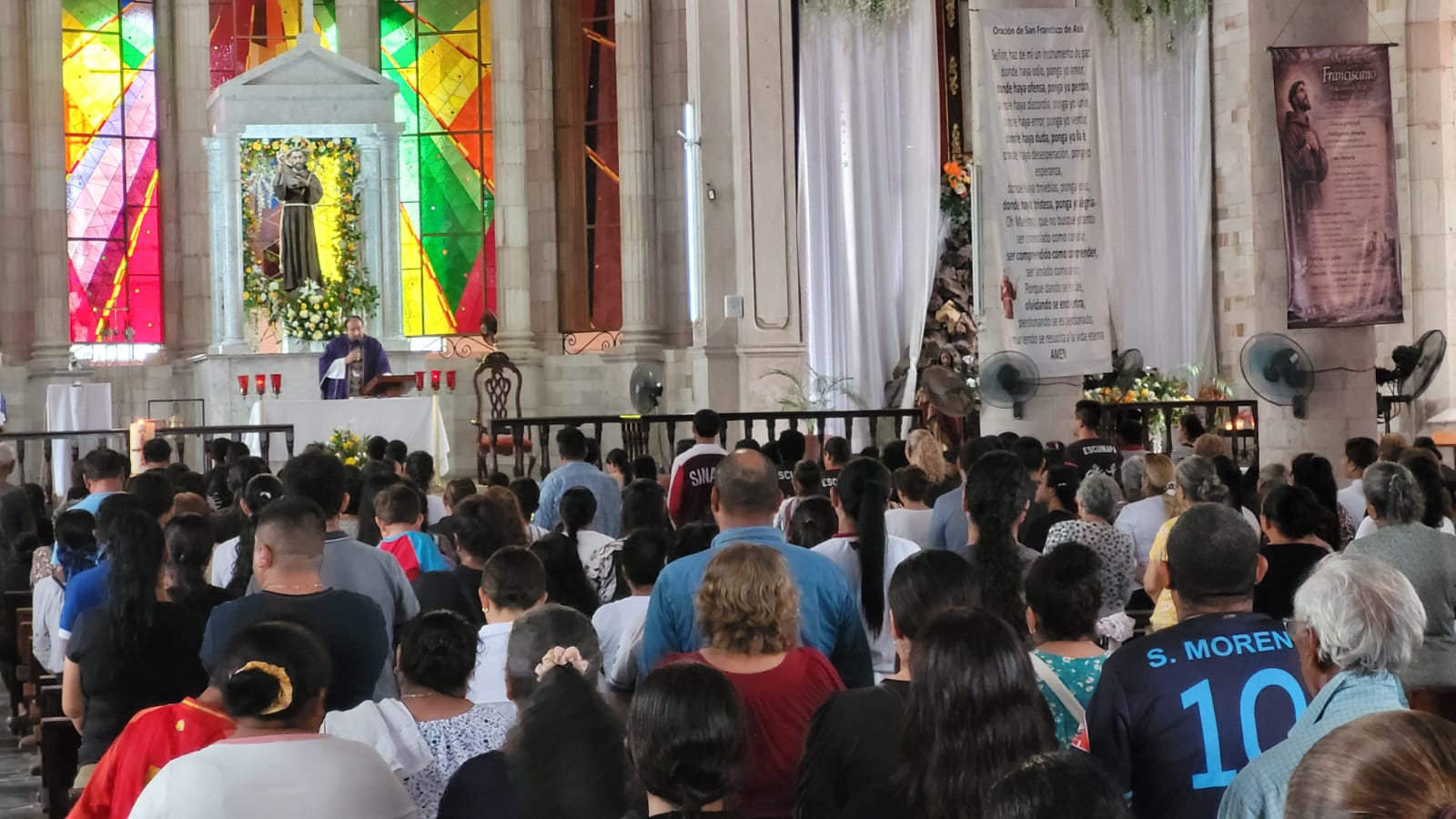 Dan último adiós a Ramiro y Grecia en Escuinapa, Sinaloa; le cumplen a la paratleta su cortejo de XV años