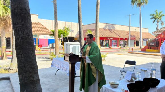 A un mes de la tragedia, realizan misa, elevan plegarias por víctimas, heridos y justicia en Plaza Fiesta Las Palmas
