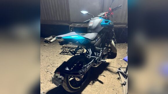 GPS delata a motocicleta robada, Policía Municipal la recupera en la colonia El Conchi de Mazatlán, Sinaloa