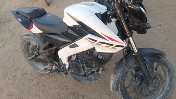 Detiene SSPM a dos jóvenes por circular en motocicleta con reporte de robo en Mazatlán, Sinaloa