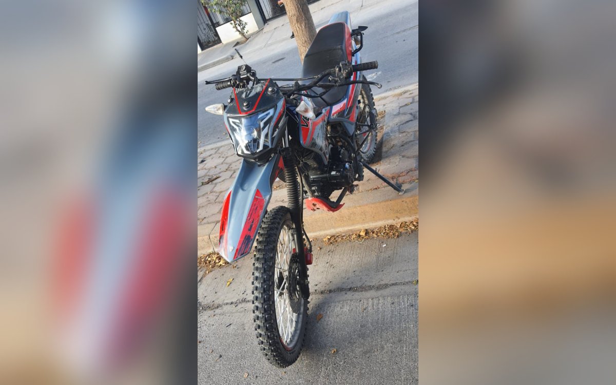 motocicleta ligera marca Vento, línea Crossmax 220
