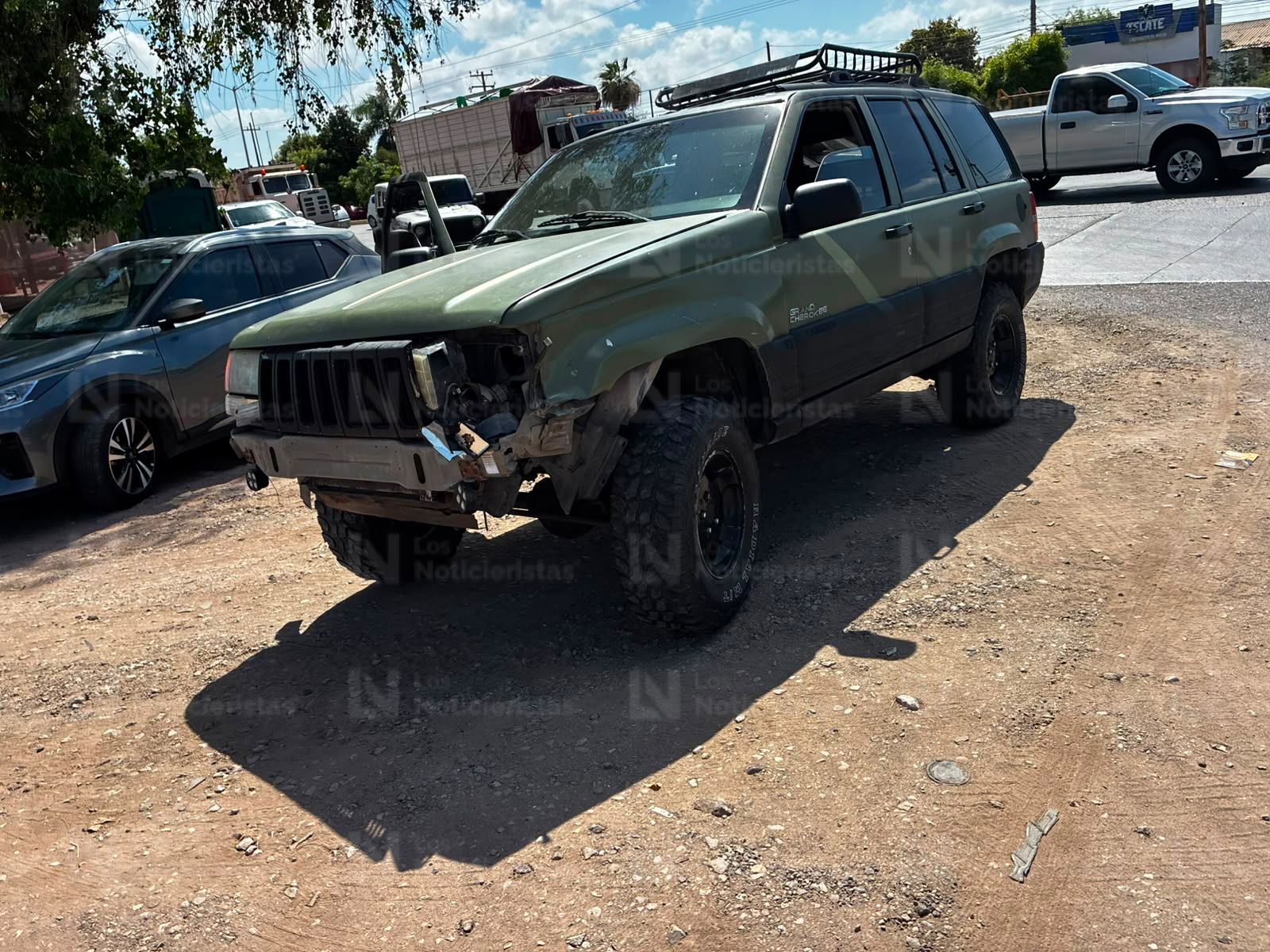 camioneta Jeep Cherokee