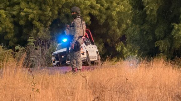 Fallece motociclista tras impactarse contra un árbol sobre la carretera La 50 en Navolato, Sinaloa